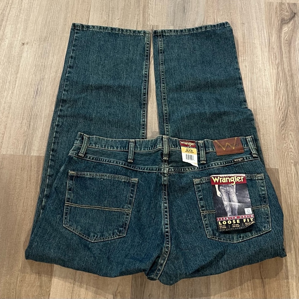 Wrangler Relaxed Fit Denim Jeans men’s size 36 X 30  NWT